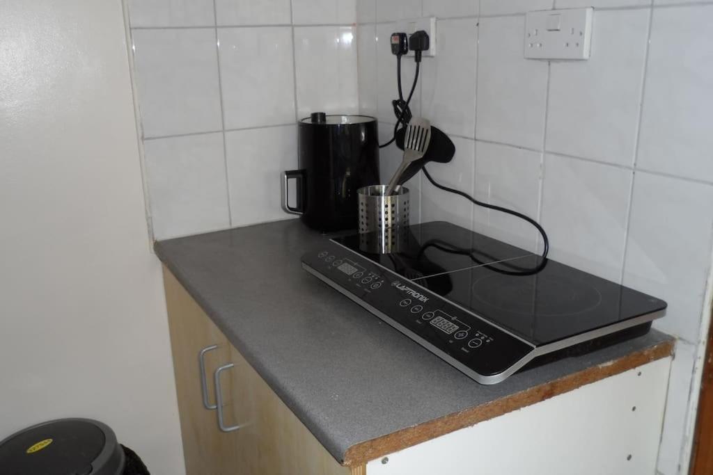Bubblesbnb, 1 Bedroom Flat Лондон Экстерьер фото
